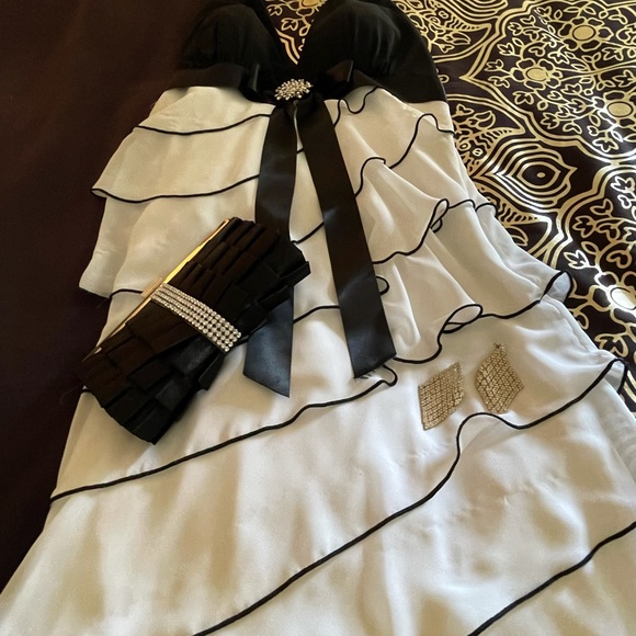 Glamour dress - Picture 3 of 3